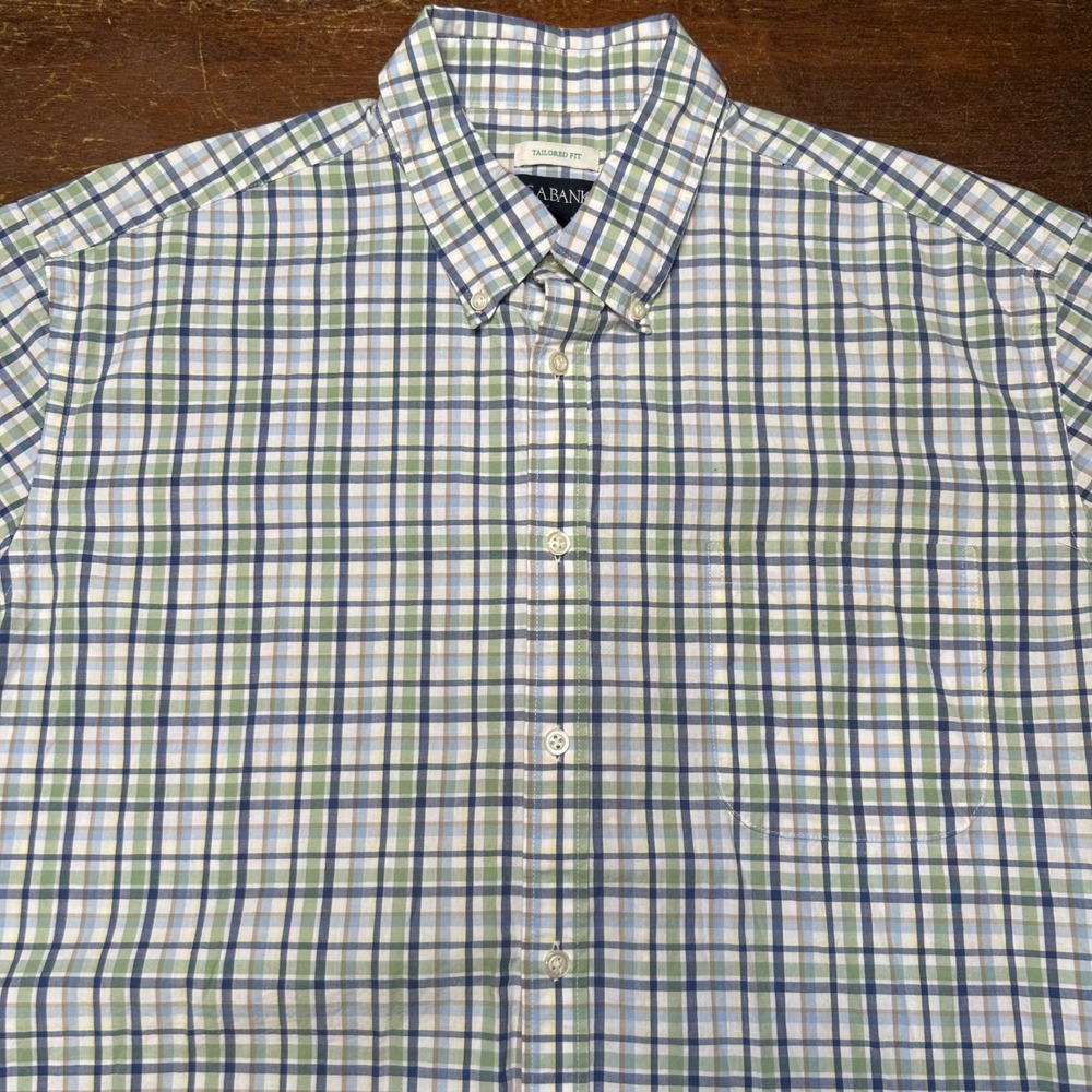 Jos A Bank Traveler Mens Short Sleeve Button Down Shirt XL Tailored Fit M55